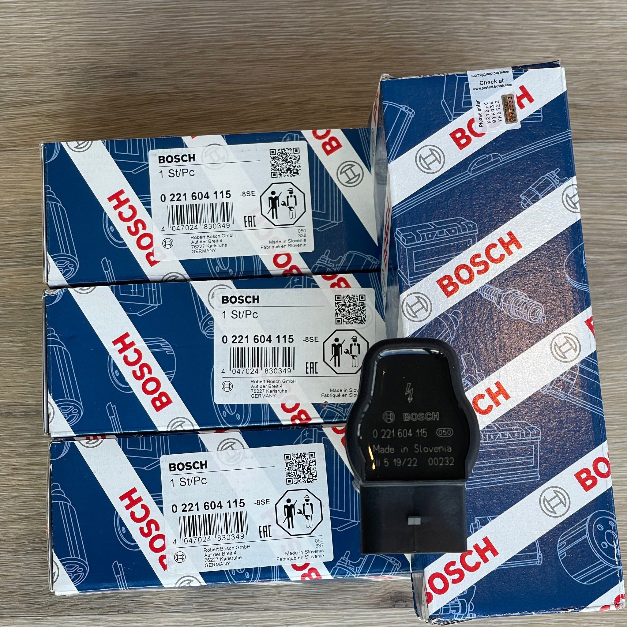 Genuine BOSCH Ignition Coil Suit For VW / AUDI / SKODA Golf MK5 6 GTI R FSI TFSI 2.0T 2.0 Bosch 0221604115, 07k905715G, 0 221 604 115