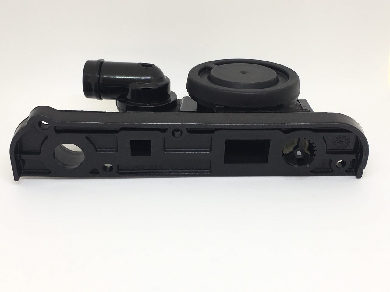 Bsw018pr PCV Valve Oil Breather for VW Golf GTI 2.0 x 1 Crankcase Vent Valve ( Part Number: 06F129101N )
x 1 Gasket ( Part number: 06F103483E Replace Part Numbers:  06F 129 101 E/C/F/L/K/P/R  06F129101
2.0 TFSI engines - AXX, BWA, CDLA, CDLC, etc.
For VW
GOLF MK5, MK6 R
EOS
JETTA
PASSAT
SCIROCCO / R
For Audi A1
A3 / S3
A4 B7