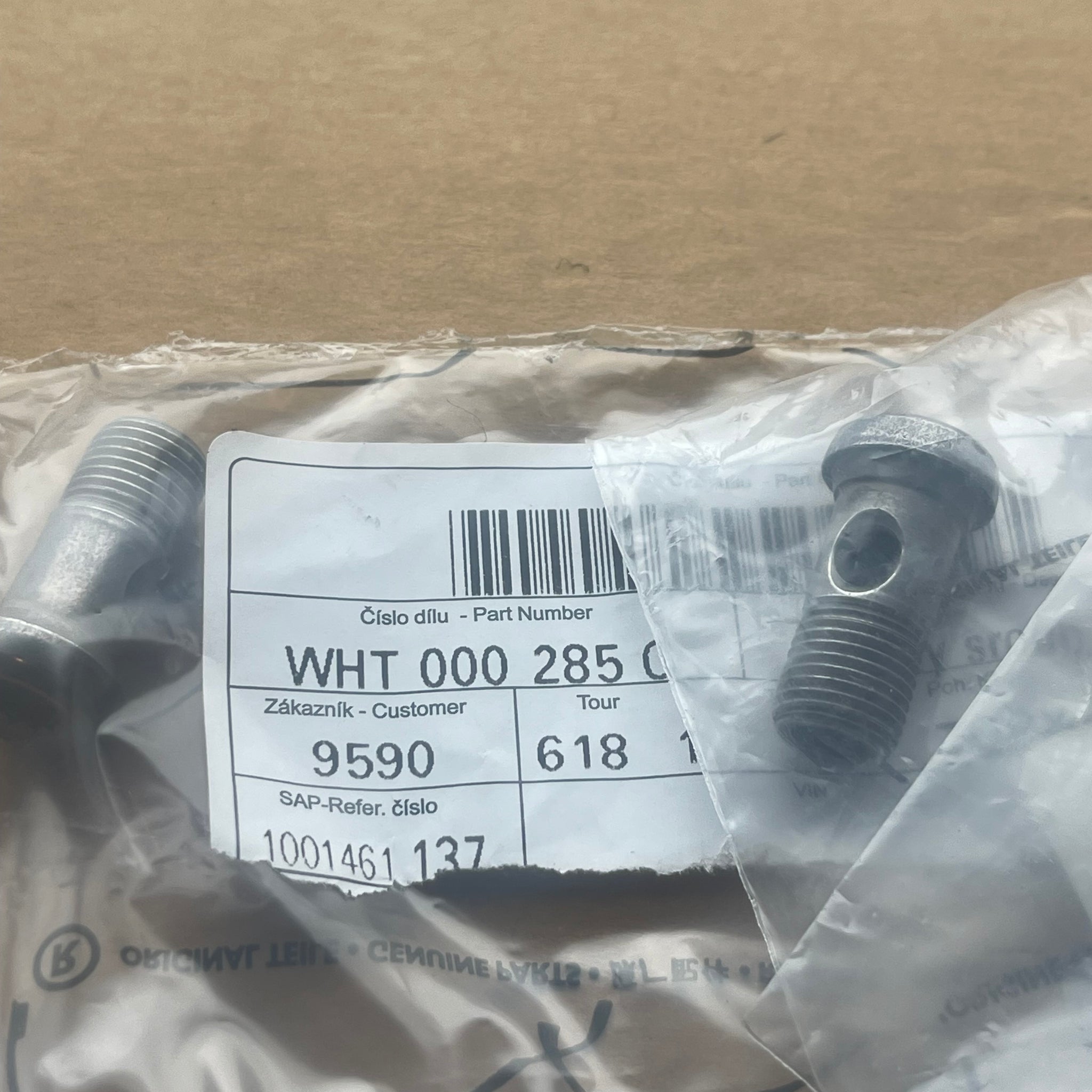 WHT000285C WHT 000 285 C Banjo bolt for HPFP Line Genuine VW part For VW Golf MK5 GTI Audi A3 2.0T FSI TSFI