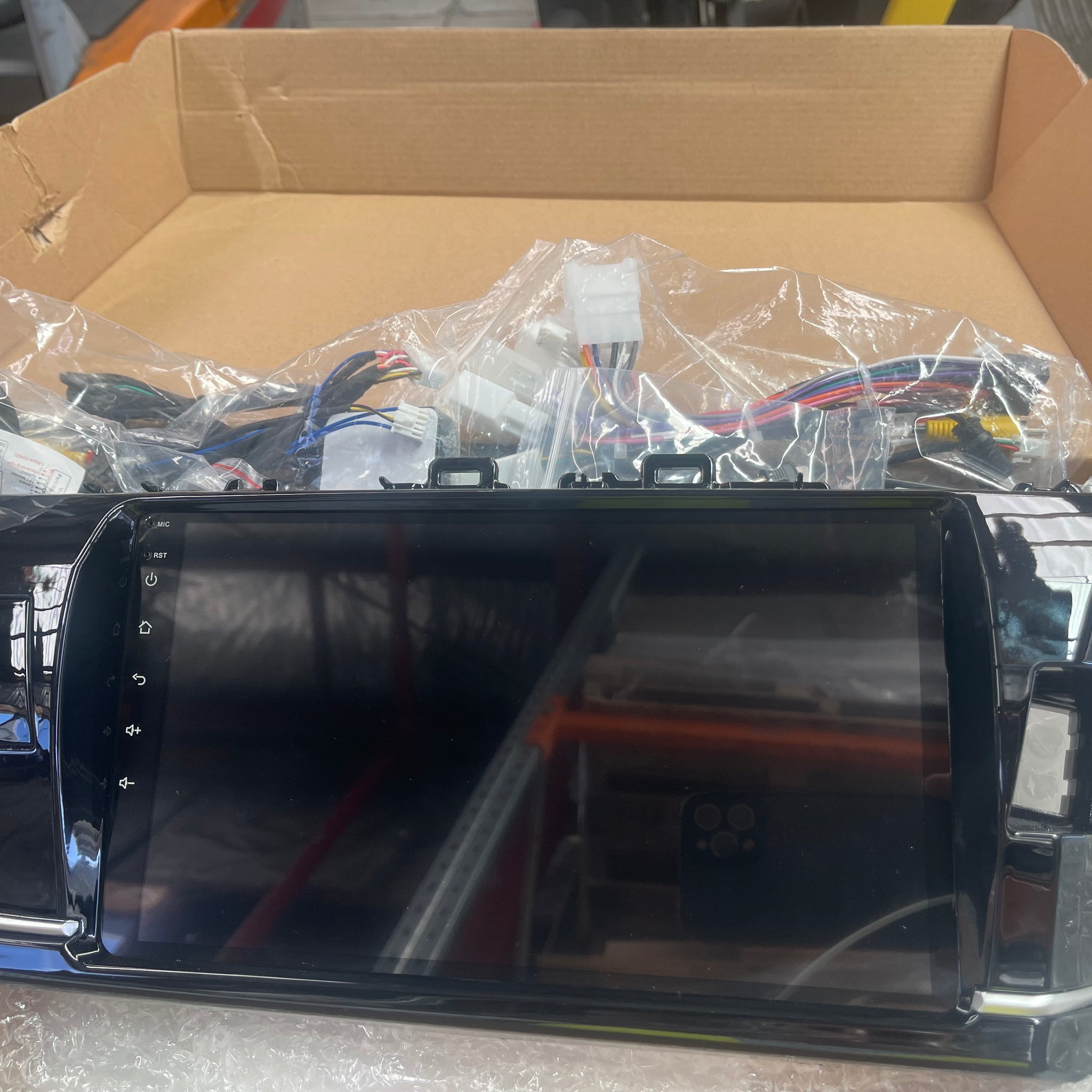 9" Android 2+32G For Toyota Corolla Auris 2012+ Supports CarPlay Android Auto, Microphone, Reverse camera