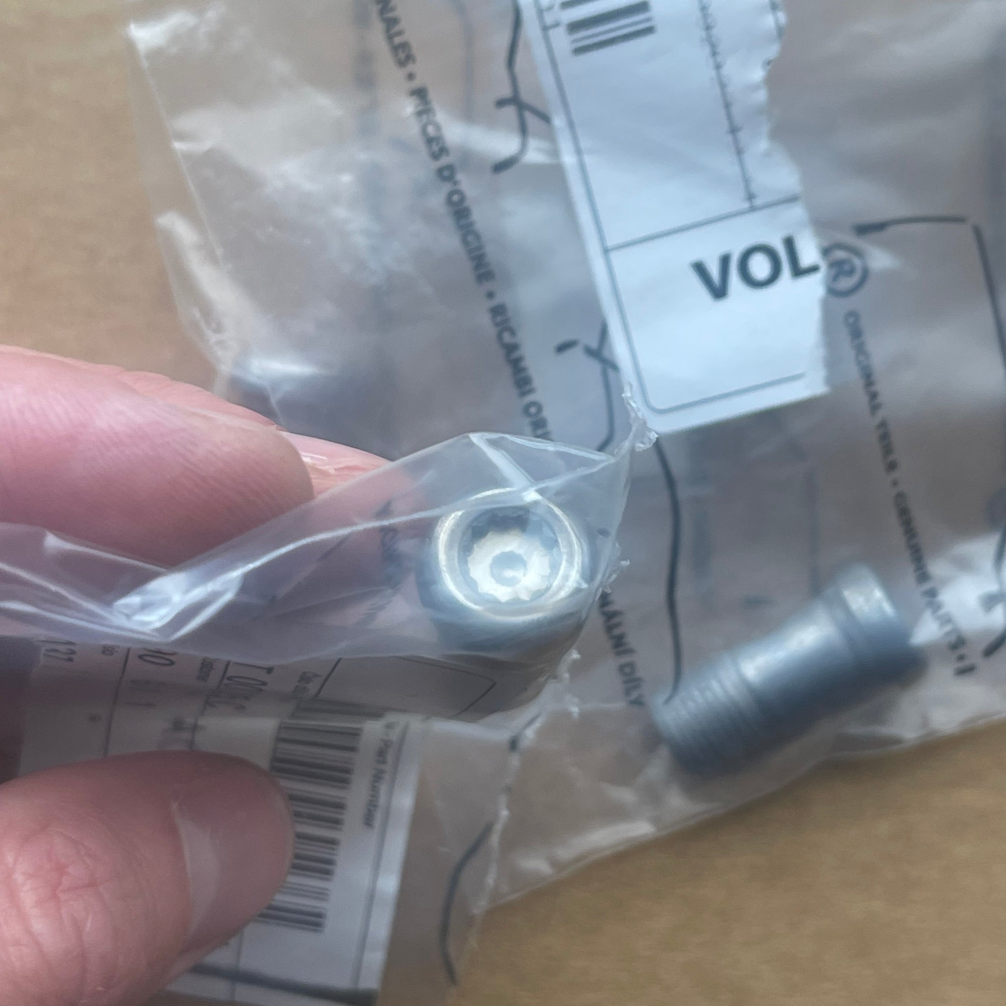 WHT000285C WHT 000 285 C Banjo bolt for HPFP Line Genuine VW part For VW Golf MK5 GTI Audi A3 2.0T FSI TSFI