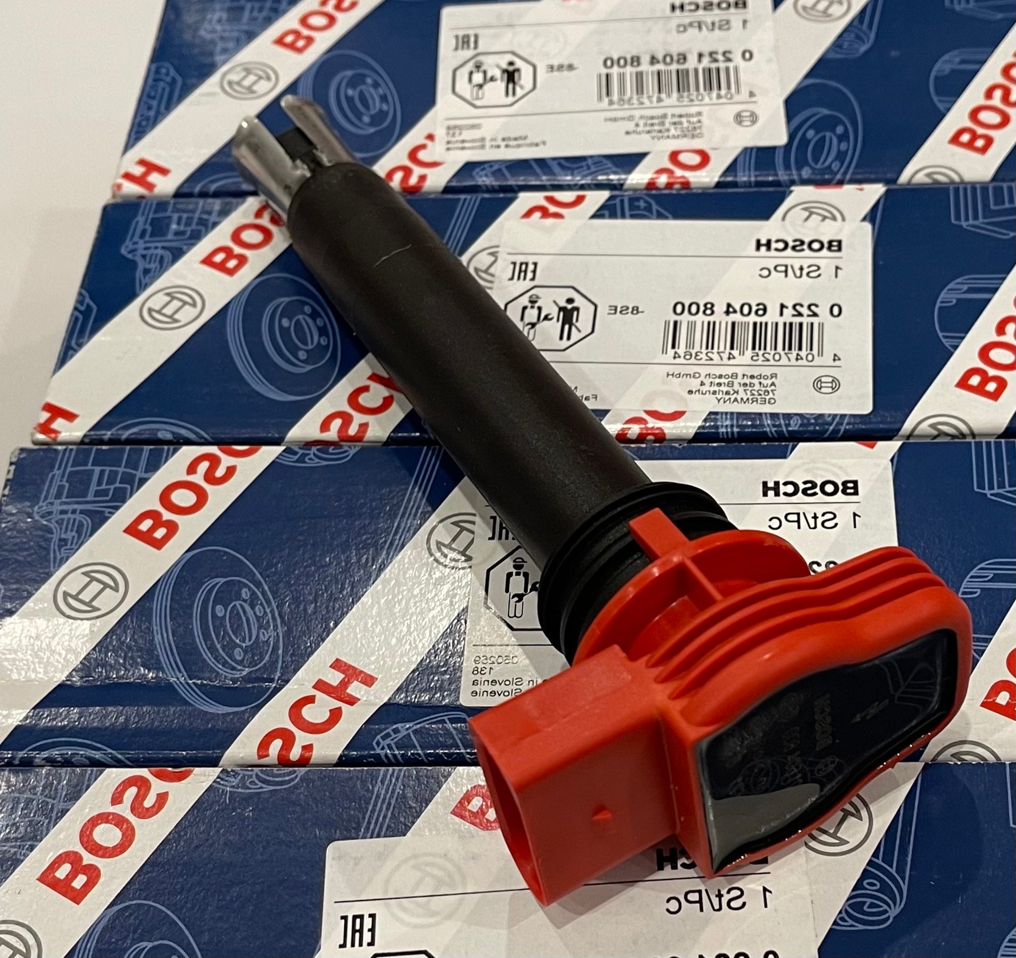 Bosch R8 Red Top Coils Set of 4 Ignition Coils Suitable For Audi R8 A3/4/5/6/7/8 TT Q3/5 For VW Golf GTI Jetta Passat Tiguan CC Tiguan 06E905115G 0221604800
